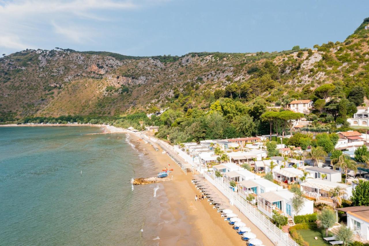 Le Palme Village Terracina Bagian luar foto