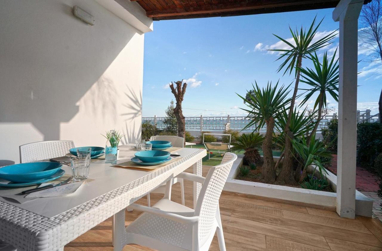 Le Palme Village Terracina Bagian luar foto