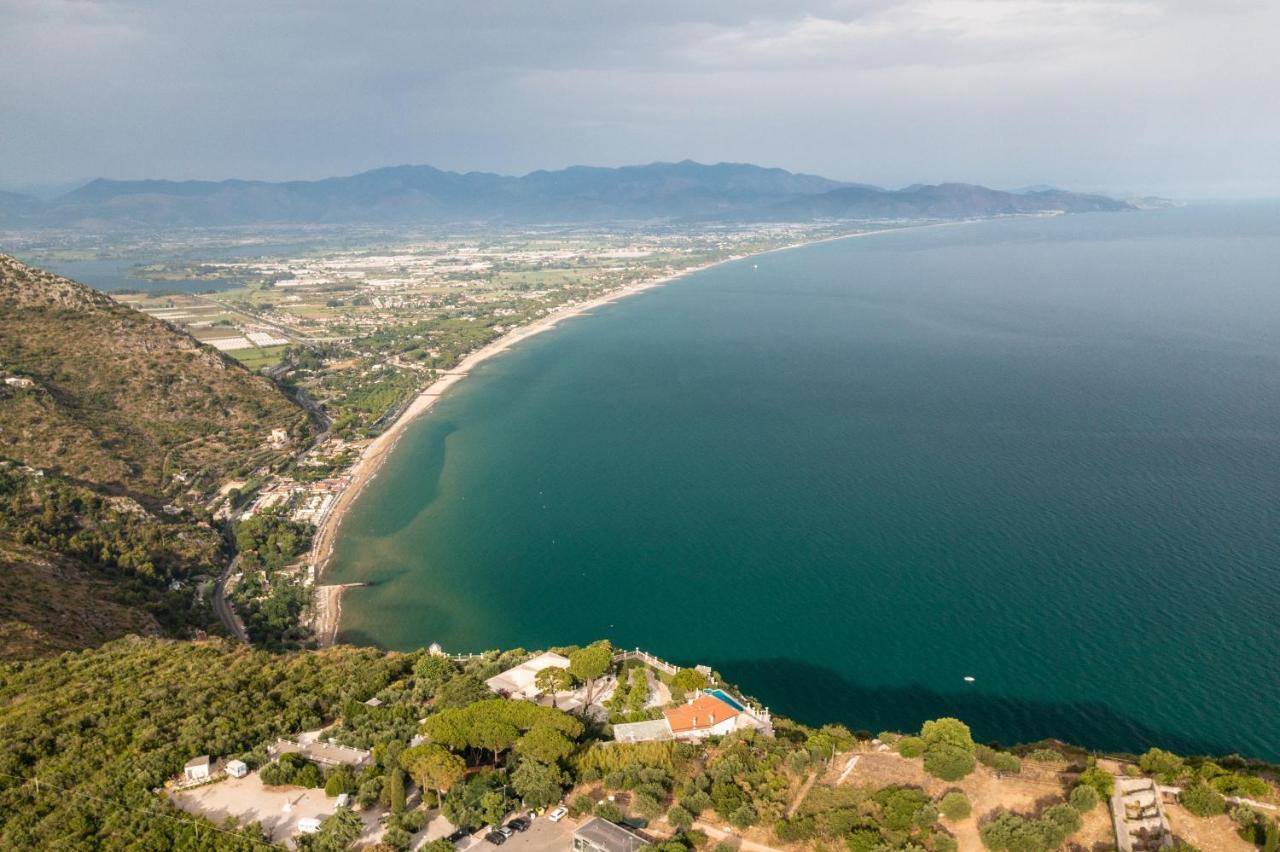 Le Palme Village Terracina Bagian luar foto