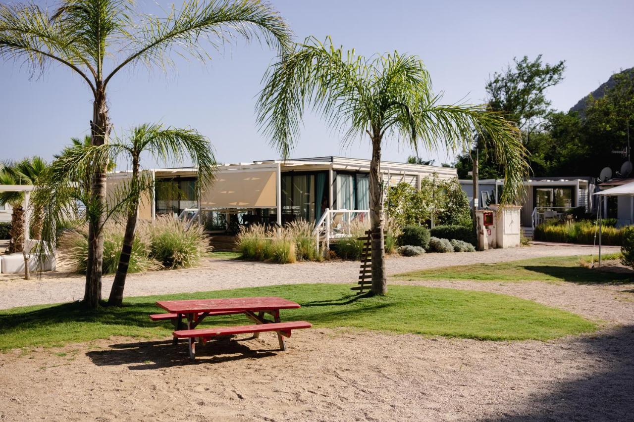 Le Palme Village Terracina Bagian luar foto