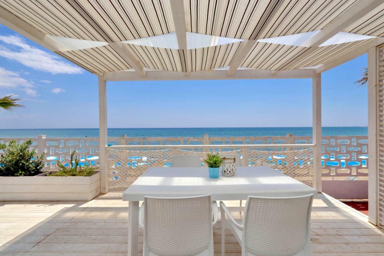 Le Palme Village Terracina Bagian luar foto