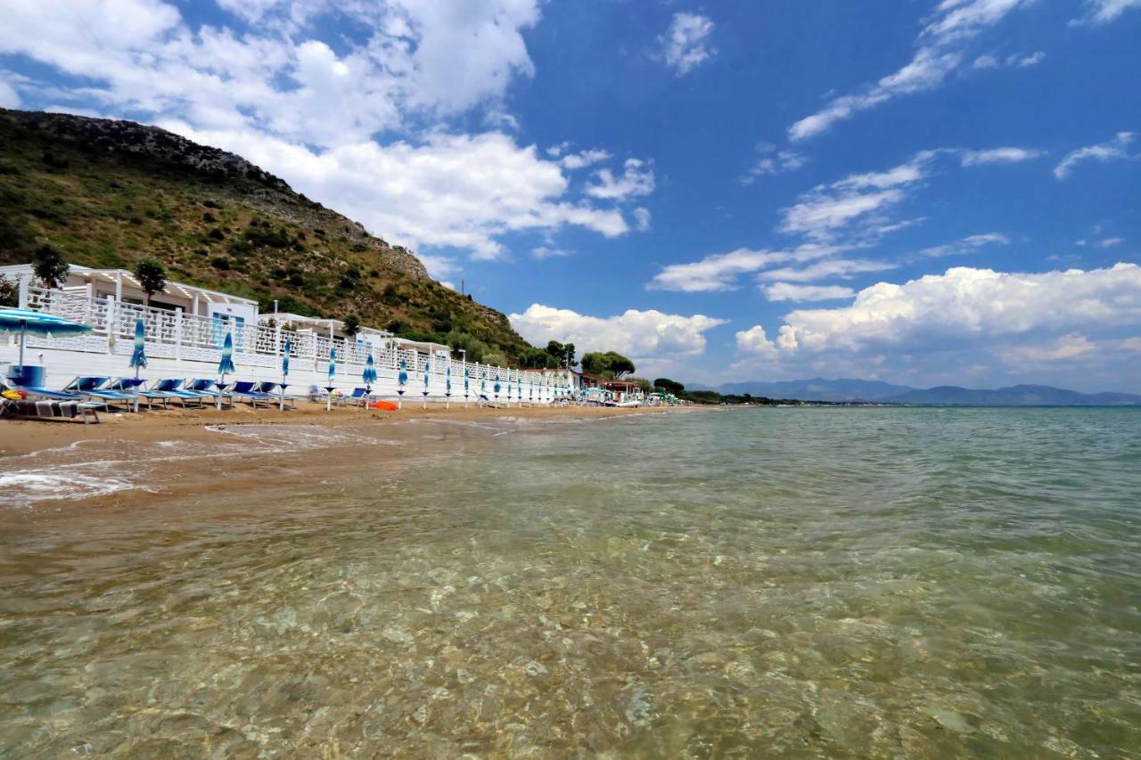 Le Palme Village Terracina Bagian luar foto